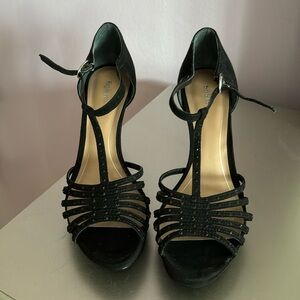 Gorgeous women’s shoes, great for going out, worn ones, great condition, size 8